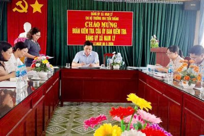 CHI BỘ TRƯỜNG MẦM NON TIẾN THẮNG ĐÓN ĐOÀN KIỂM TRA CỦA ỦY BAN KIỂM TRA ĐẢNG ỦY XÃ NAM LÝ